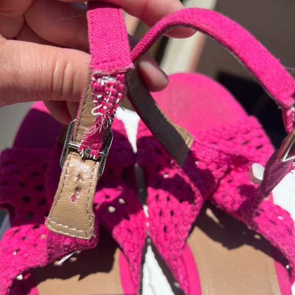 MUDD Pink Wedge Heel Shoes Size 5 - Picture 2 of 7